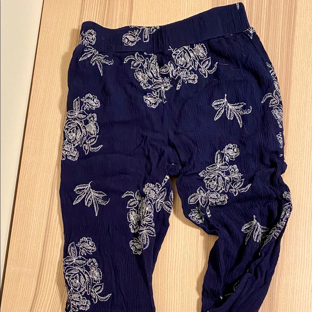 Pants navy white floral